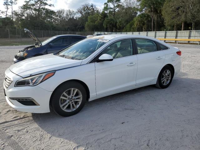 5NPE24AFXFH109068 - 2015 HYUNDAI SONATA SE WHITE photo 1