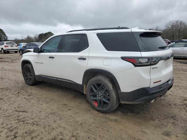 1GNERKKW5JJ113017 - 2018 CHEVROLET TRAVERSE PREMIER WHITE photo 2