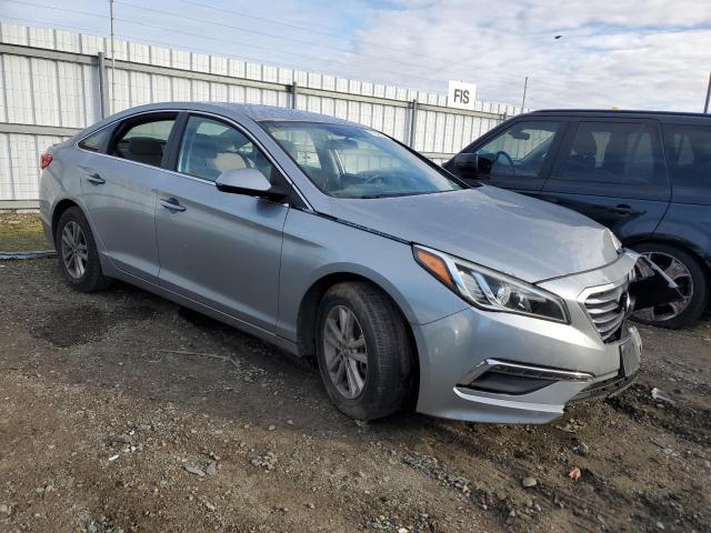 5NPE24AF9FH071915 - 2015 HYUNDAI SONATA SE SILVER photo 4