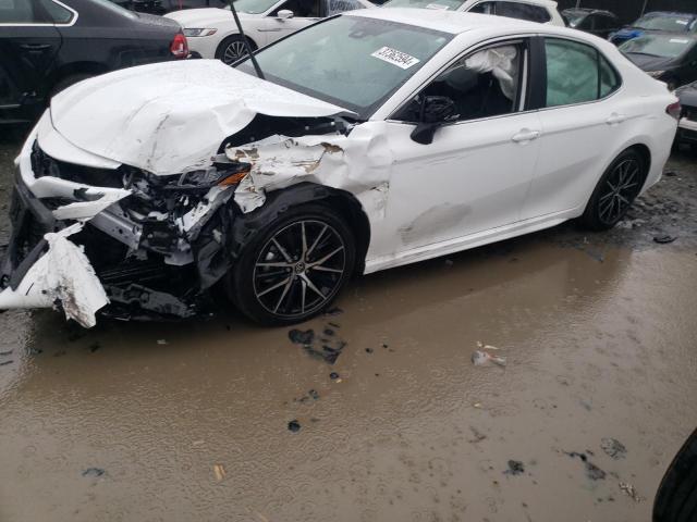 4T1G11AK6RU202716 - 2024 TOYOTA CAMRY SE NIGHT SHADE WHITE photo 1