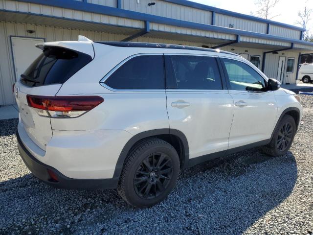 5TDKZRFH0KS568880 - 2019 TOYOTA HIGHLANDER SE WHITE photo 3