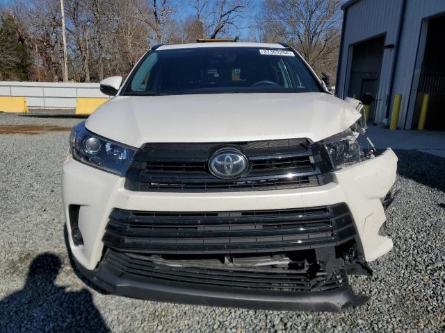 5TDKZRFH0KS568880 - 2019 TOYOTA HIGHLANDER SE WHITE photo 5