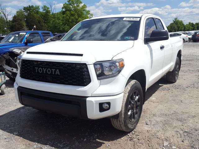 5TFUY5F17KX853786 - 2019 TOYOTA TUNDRA DOUBLE CAB SR/SR5  photo 2