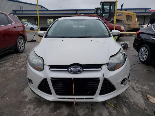 1FADP3J23EL233395 - 2014 FORD FOCUS TITANIUM WHITE photo 5