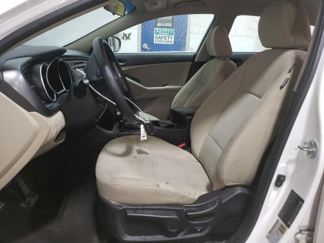 KNAGM4A74F5527425 - 2015 KIA OPTIMA LX WHITE photo 7