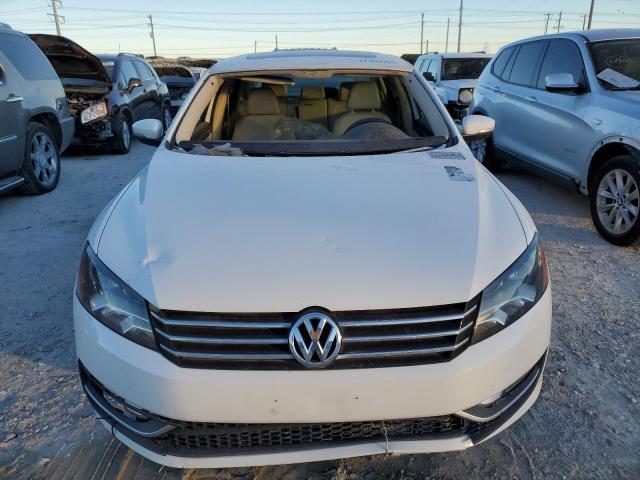 1VWBS7A34FC041952 - 2015 VOLKSWAGEN PASSAT SE WHITE photo 5