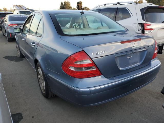 WDBUF65J75A610708 - 2005 MERCEDES-BENZ E 320 BLUE photo 2