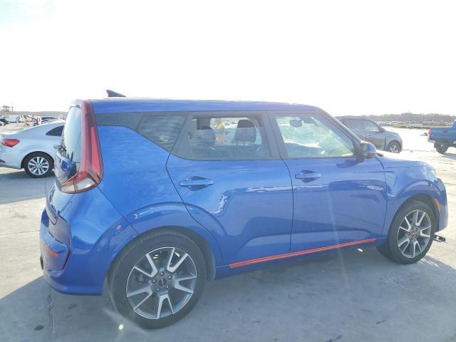 KNDJ63AU1N7826909 - 2022 KIA SOUL GT LINE BLUE photo 3