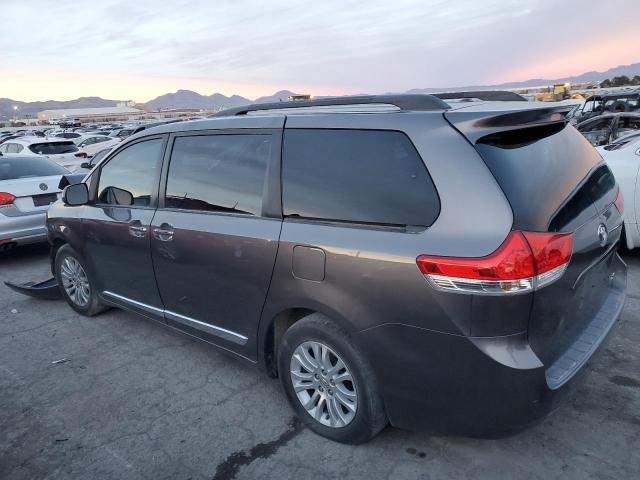 5TDYK3DC3BS082552 - 2011 TOYOTA SIENNA XLE SILVER photo 2