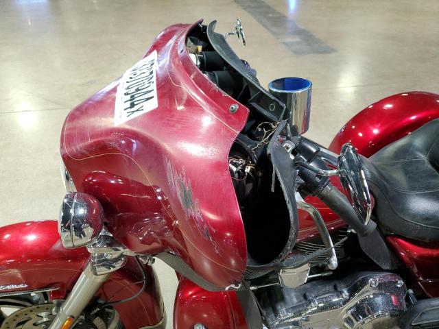 1HD1MAM12DB856992 - 2013 HARLEY-DAVIDSON FLHTCUTG TRI GLIDE ULTRA CLASSIC RED photo 7