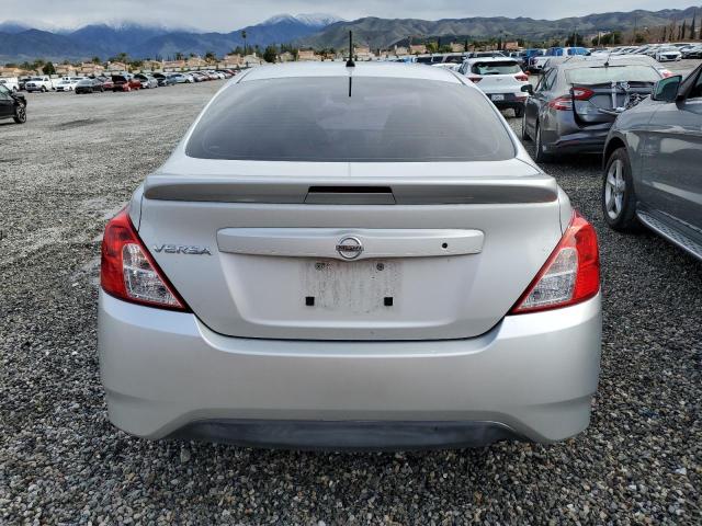 3N1CN7AP3HL833487 - 2017 NISSAN VERSA S SILVER photo 6