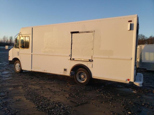 4UZAANBW95CU14959 - 2005 FREIGHTLINER CHASSIS M LINE WALK-IN VAN WHITE photo 2