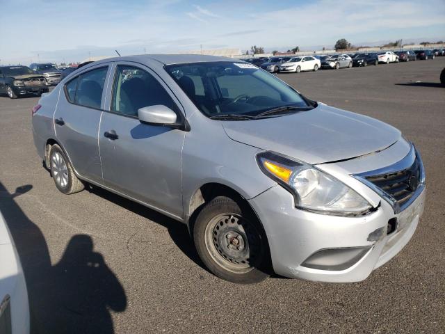 3N1CN7AP7GL905676 - 2016 NISSAN VERSA S SILVER photo 4