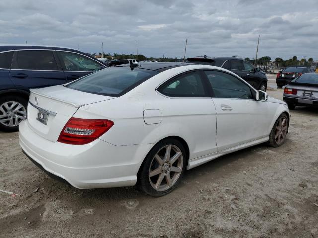 WDDGJ4HB4FG440608 - 2015 MERCEDES-BENZ C 250 WHITE photo 3