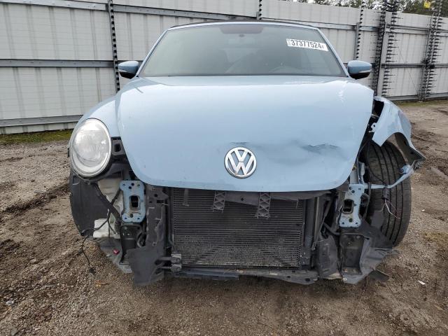 3VW5P7AT0DM811655 - 2013 VOLKSWAGEN BEETLE BLUE photo 5