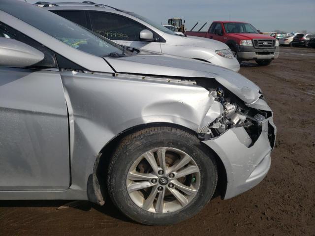 5NPEB4AC0CH416170 - 2012 HYUNDAI SONATA GLS SILVER photo 9