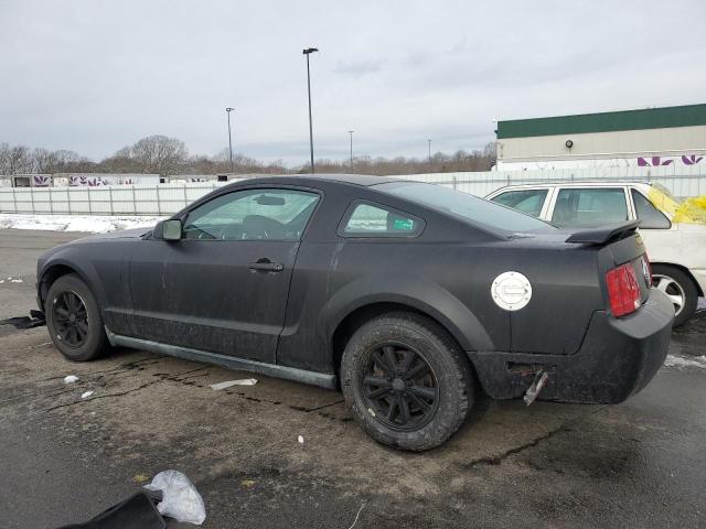 1ZVFT80N265176469 - 2006 FORD MUSTANG BLACK photo 2