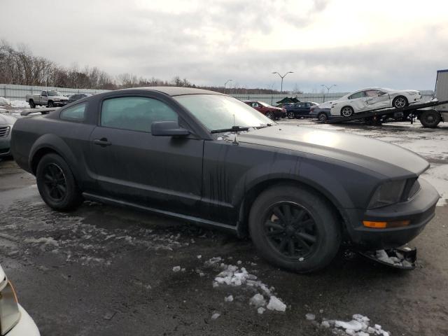 1ZVFT80N265176469 - 2006 FORD MUSTANG BLACK photo 4