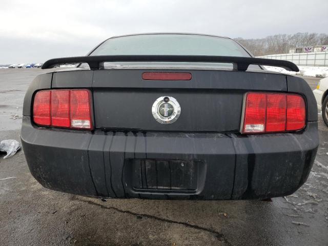 1ZVFT80N265176469 - 2006 FORD MUSTANG BLACK photo 6