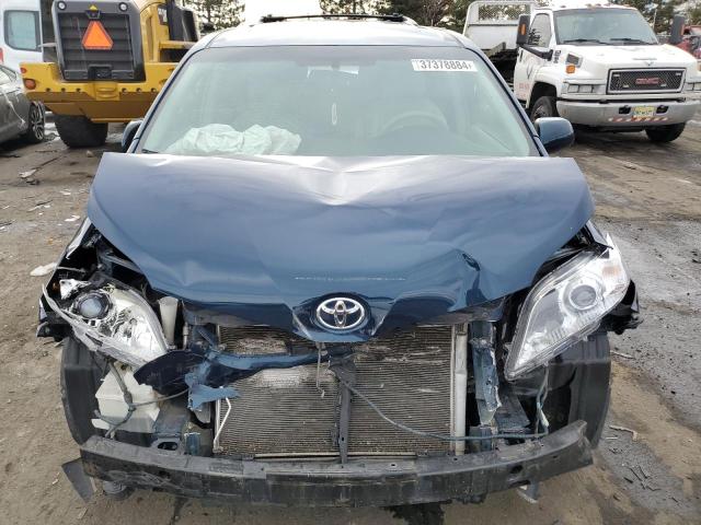 5TDDK3DCXCS034675 - 2012 TOYOTA SIENNA XLE BLUE photo 5