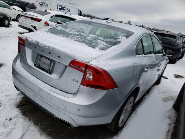 YV140MFK9F2355421 - 2015 VOLVO S60 PREMIER SILVER photo 3