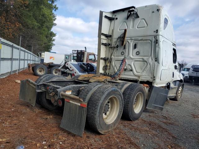 3AKJGLDR3JSHF3611 - 2018 FREIGHTLINER CASCADIA 1 WHITE photo 4