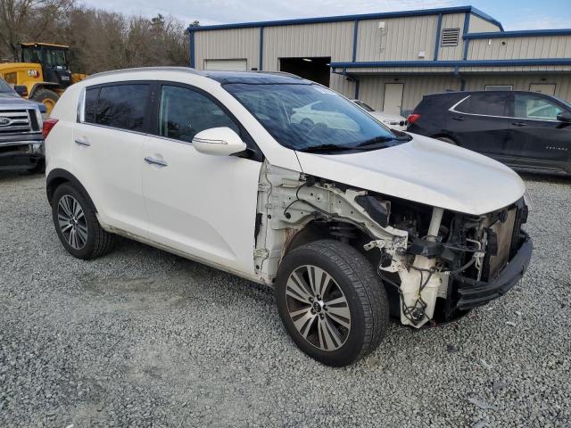 KNDPC3AC2G7826107 - 2016 KIA SPORTAGE EX WHITE photo 4