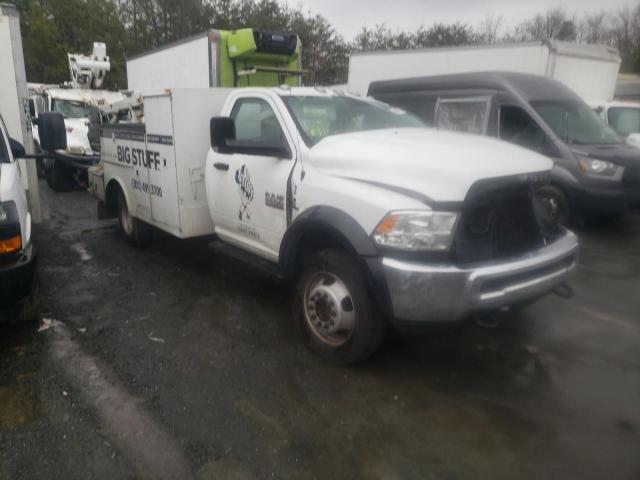 3C7WRMBL9JG151417 - 2018 RAM 5500 WHITE photo 4