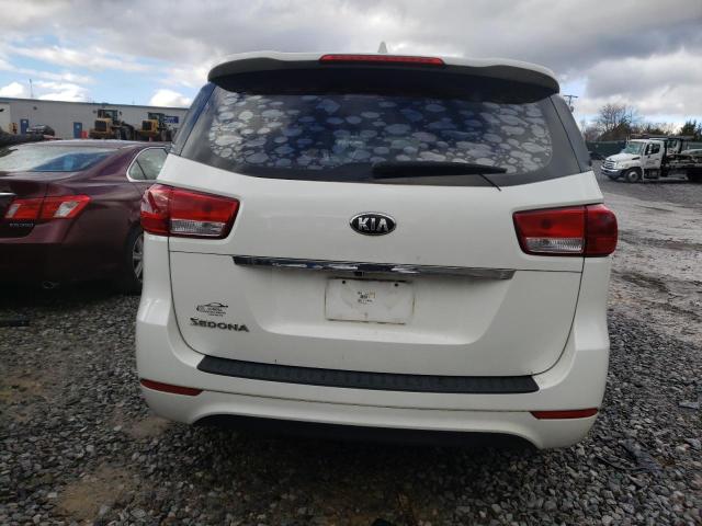 KNDMA5C10G6206846 - 2016 KIA SEDONA L WHITE photo 6