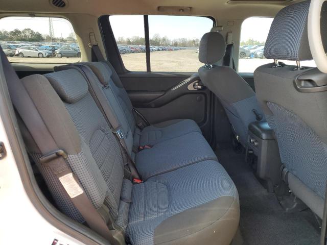 5N1AR18WX5C748880 - 2005 NISSAN PATHFINDER LE 白色 照片 11