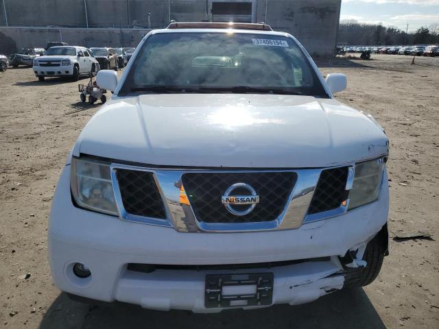 5N1AR18WX5C748880 - 2005 NISSAN PATHFINDER LE 白色 照片 5