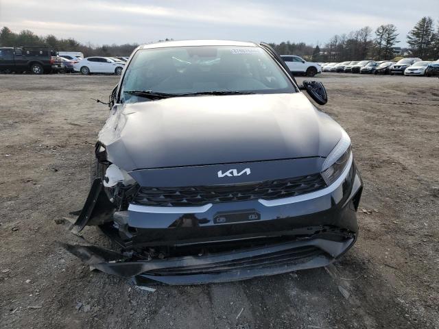 3KPF24AD6PE694403 - 2023 KIA FORTE LX BLACK photo 5