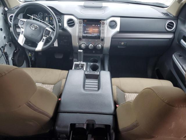 5TFRY5F11JX234380 - 2018 TOYOTA TUNDRA DOUBLE CAB SR/SR5 WHITE photo 8