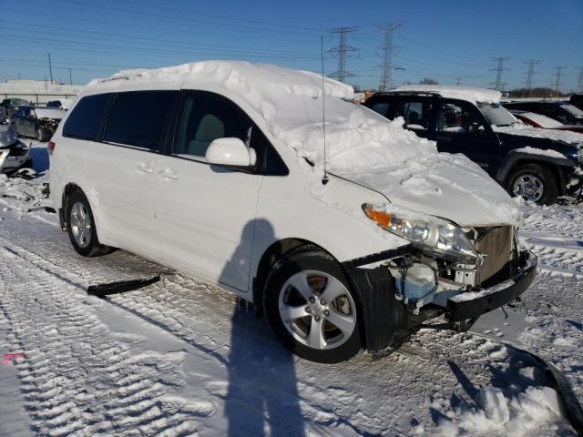 5TDKK3DC4ES518710 - 2014 TOYOTA SIENNA LE WHITE photo 4