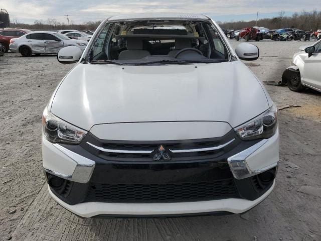 JA4AP3AU7JU004926 - 2018 MITSUBISHI OUTLANDER ES WHITE photo 5