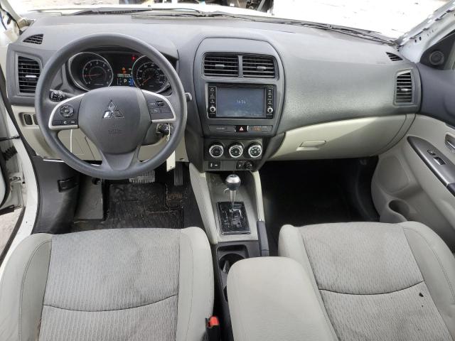 JA4AP3AU7JU004926 - 2018 MITSUBISHI OUTLANDER ES თეთრი ფოტო 8