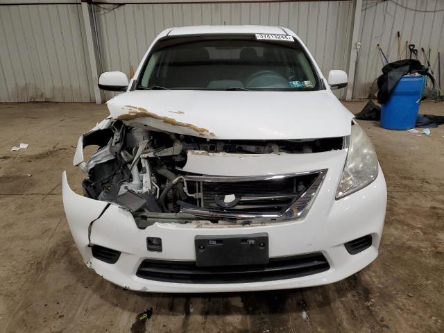 3N1CN7AP9EL864237 - 2014 NISSAN VERSA S WHITE photo 5