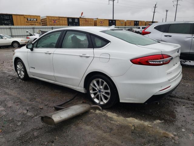 3FA6P0LU7KR242717 - 2019 FORD FUSION SE WHITE photo 2