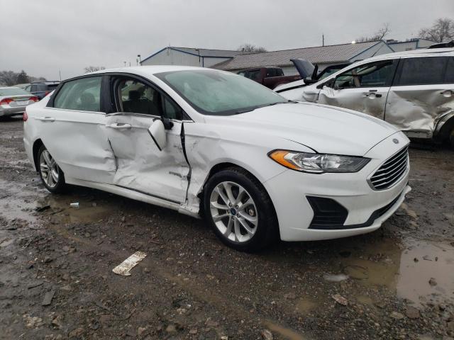 3FA6P0LU7KR242717 - 2019 FORD FUSION SE WHITE photo 4