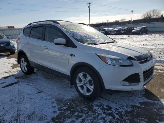 1FMCU9G98EUC78764 - 2014 FORD ESCAPE SE WHITE photo 4