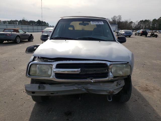 2CNBE18C536905243 - 2003 CHEVROLET TRACKER SILVER photo 5