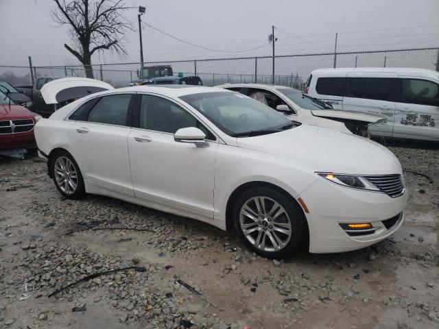 3LN6L2G92DR828473 - 2013 LINCOLN MKZ WHITE photo 4