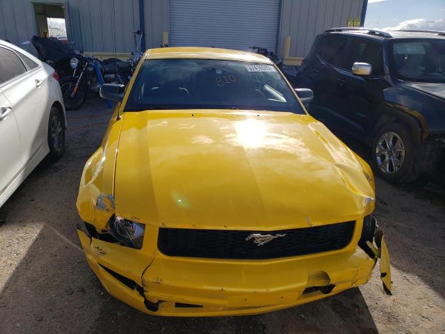 1ZVHT80N755234583 - 2005 FORD MUSTANG YELLOW photo 5