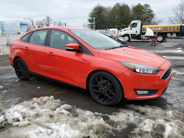 1FADP3F21GL302726 - 2016 FORD FOCUS SE RED photo 4