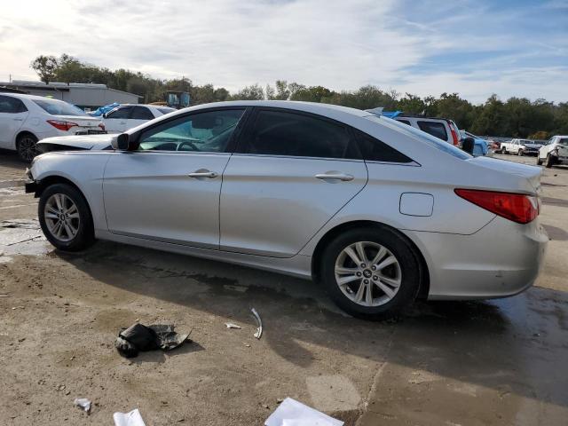 5NPEB4AC6DH653456 - 2013 HYUNDAI SONATA GLS SILVER photo 2