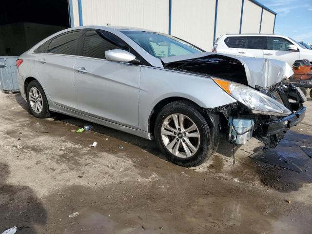 5NPEB4AC6DH653456 - 2013 HYUNDAI SONATA GLS SILVER photo 4