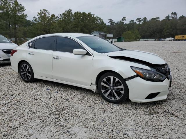 1N4AL3AP9HC256971 - 2017 NISSAN ALTIMA 2.5 WHITE photo 4