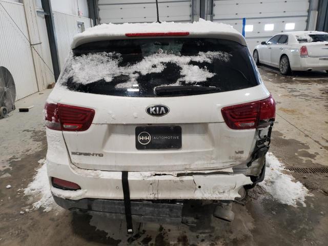 5XYPGDA57LG691635 - 2020 KIA SORENTO S WHITE photo 6