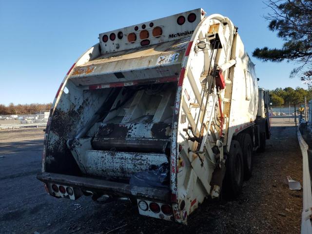 1M2AU02C0CM006843 - 2012 MACK 600 LEU600 WHITE photo 4