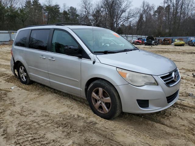 2V8HW34189R609348 - 2009 VOLKSWAGEN ROUTAN SE GRAY photo 4